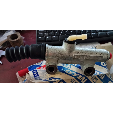 pompa/cilindro maestro frizione iveco 4797845 4217083 4800160 2126891