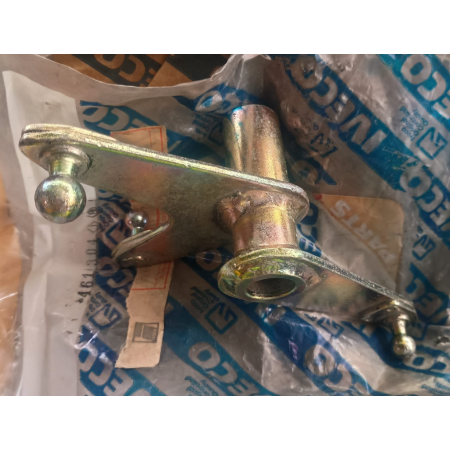leva di smistamento comandi  iveco 4610304