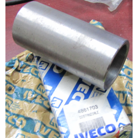 distanziale puleggia iveco 4861703