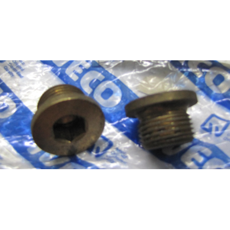 tappo filettato di chiusura con incastro esagonale iveco 38529749