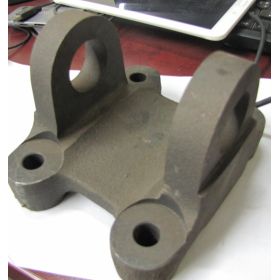 supporto rinvio sterzo iveco 4704188