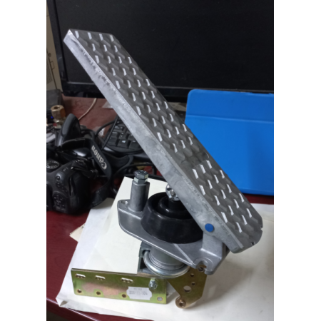 pedale acceleratore europolis iveco 8010001267mo