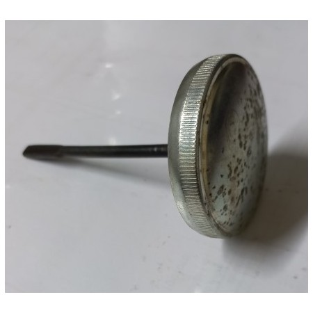 dispositivo di bloccaggio vaschetta olio idraulico con asta di misura livello iveco 9912458