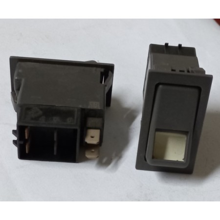 interruttore pulsante da cruscotto inserimento batterie iveco 98418024