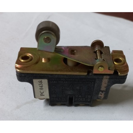 microinterruttore a leva spia porta iveco 4777667