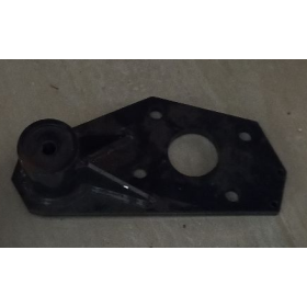 mensola/staffa supporto motore dx iveco 4861247