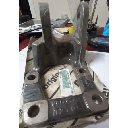 flangia/supporto dx ammortizzatore breda d014820